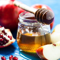 Honey, apple and pomegranate