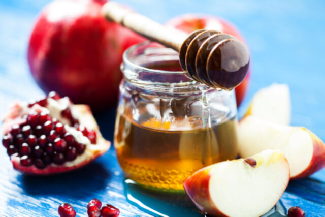 Honey, apple and pomegranate